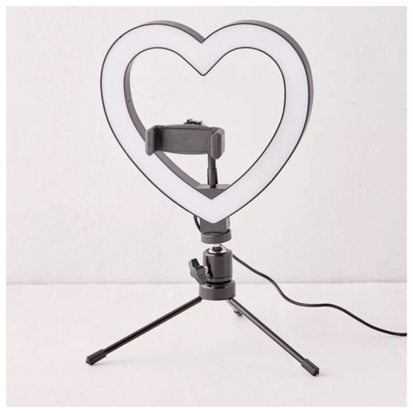 Brilliant Ideas Heart-Shaped Vlogging Ring Light - Picture 5 of 6